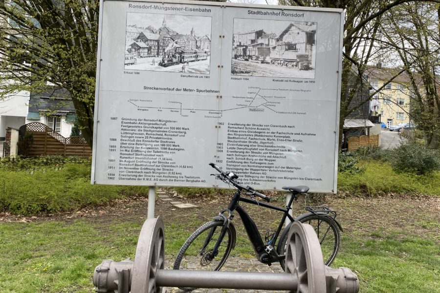 2021_Denkmal Bahntrasse mit Fahrrad